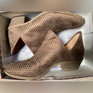 Betani Ankle Boot